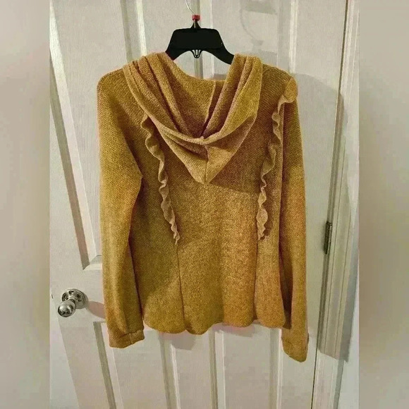 Betsey's Boutique Shop Mustard Long Sleeve Top Size L very soft - Picture 4 of 5